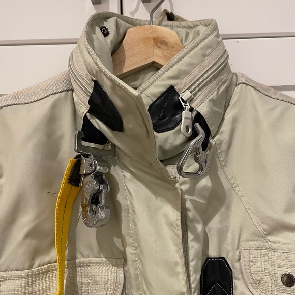 Woman’s parajumper jacket - Picture 6 of 8